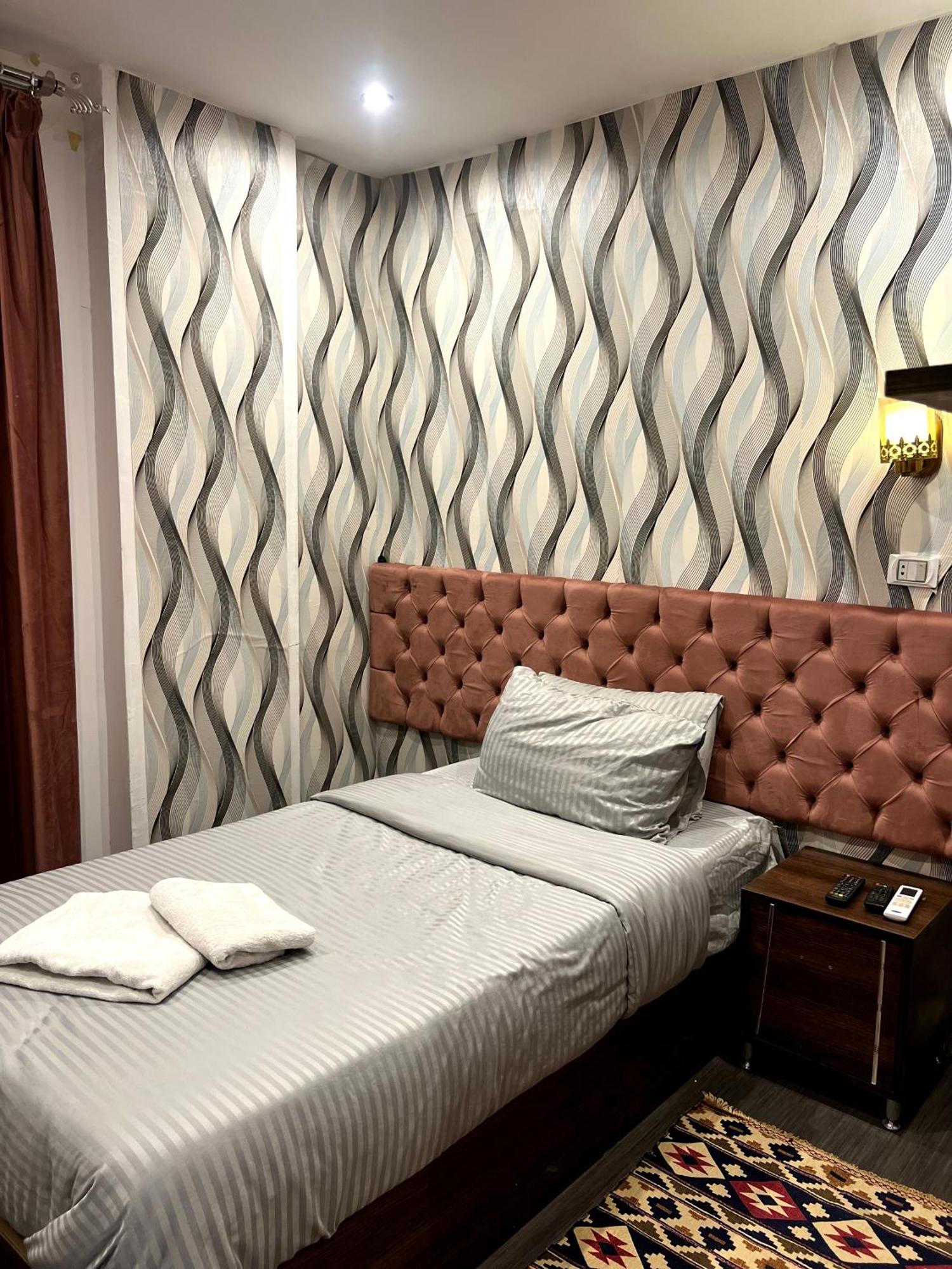 Grand Pyramids Inn Kafret el-Gabal Екстериор снимка