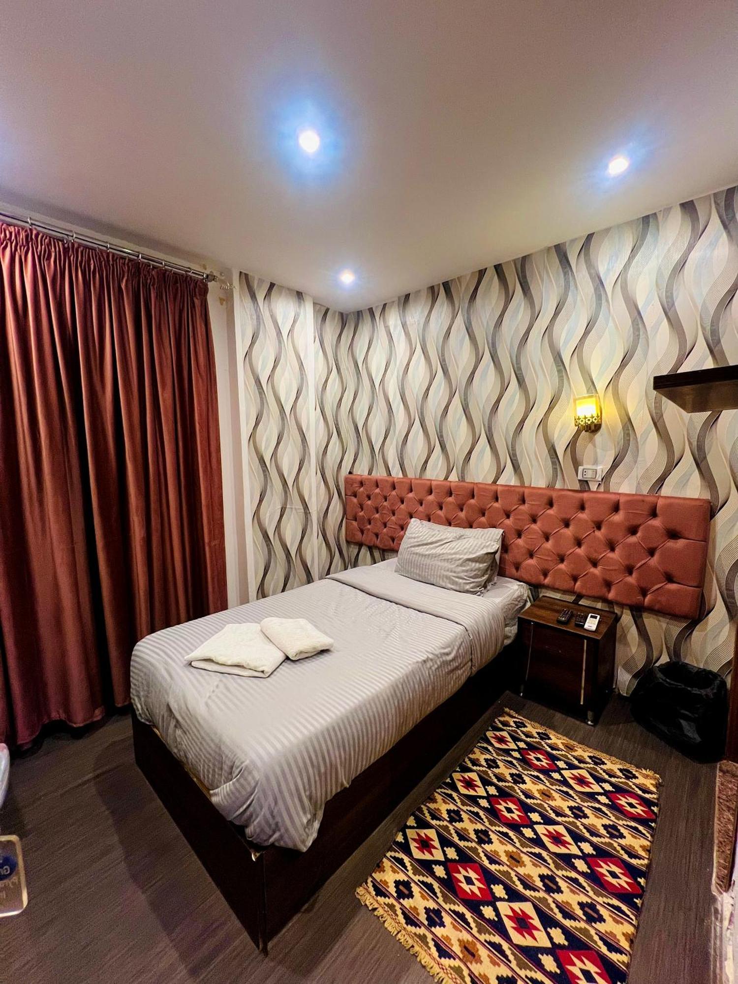 Grand Pyramids Inn Kafret el-Gabal Екстериор снимка