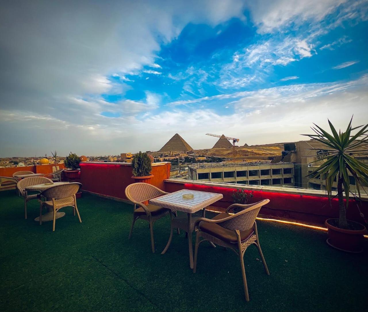 Grand Pyramids Inn Kafret el-Gabal Екстериор снимка
