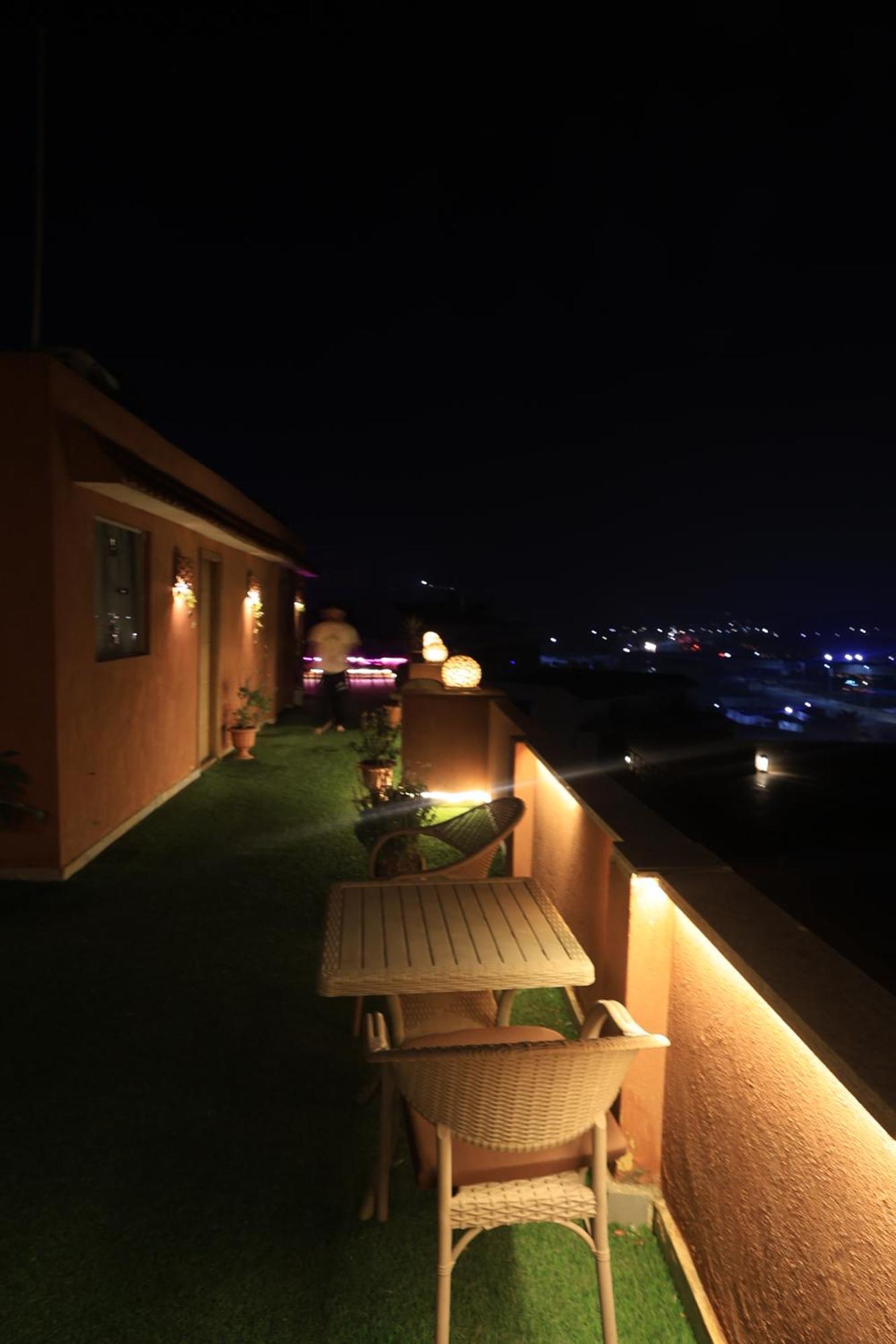 Grand Pyramids Inn Kafret el-Gabal Екстериор снимка
